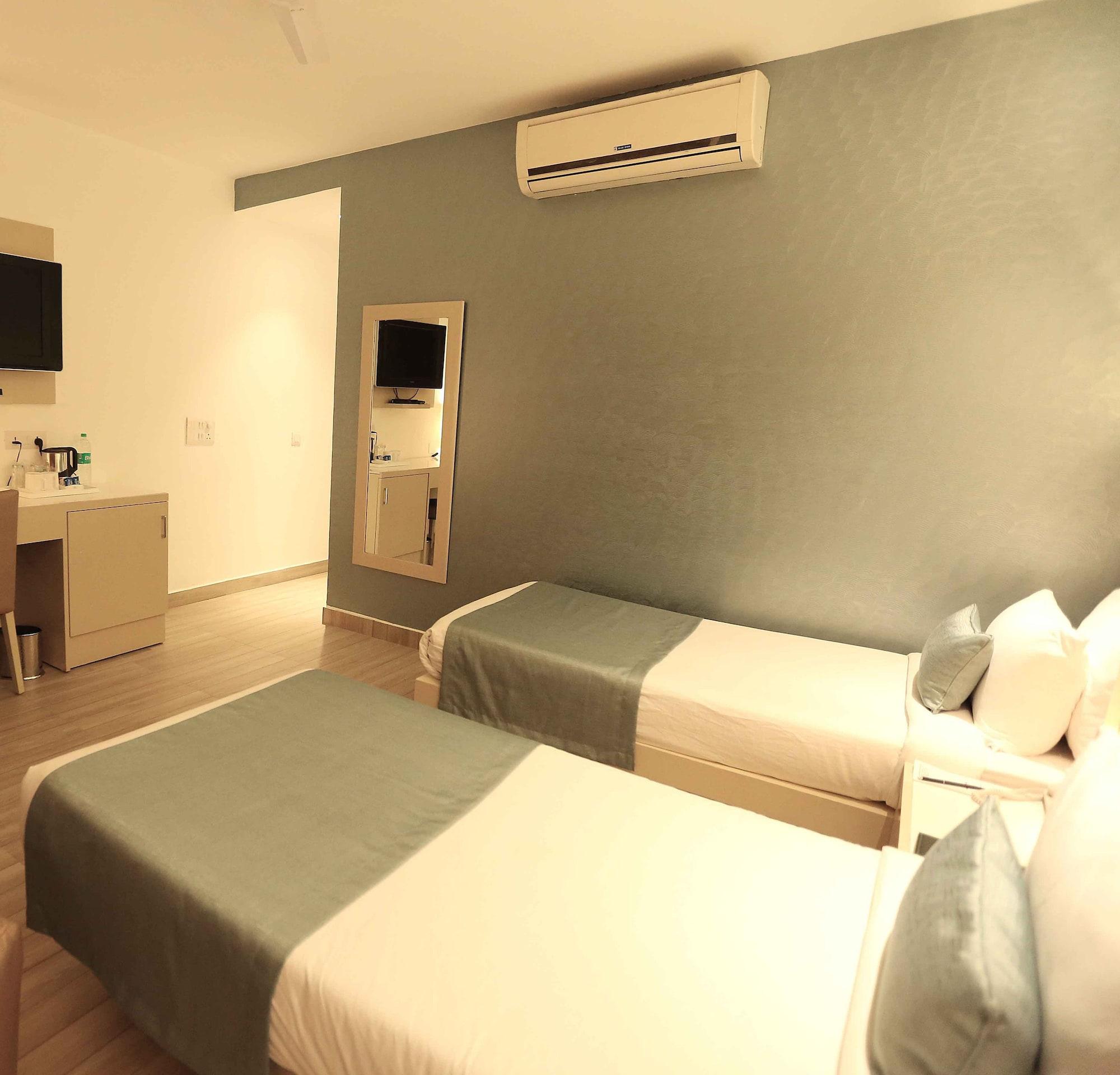 Hotel Shanti Palace West Patel Nagar Нью-Дели Экстерьер фото