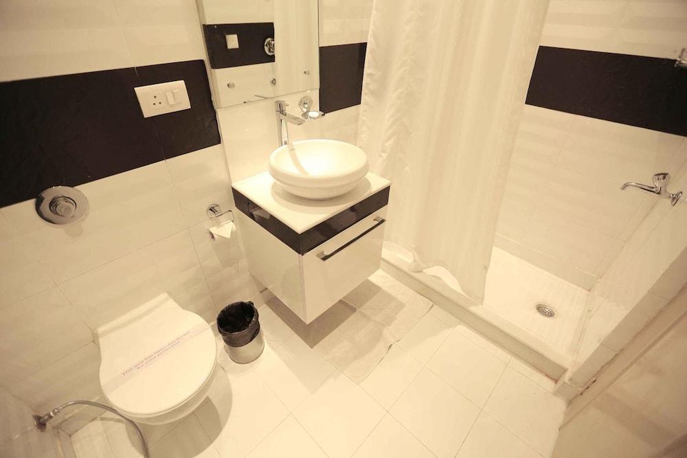 Hotel Shanti Palace West Patel Nagar Нью-Дели Экстерьер фото