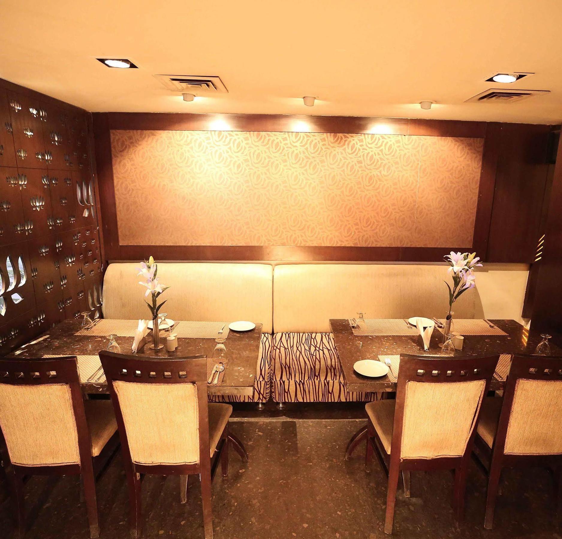 Hotel Shanti Palace West Patel Nagar Нью-Дели Экстерьер фото